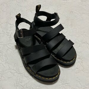 Like new Doc Martens Platform strappy sandals women’s size 9
